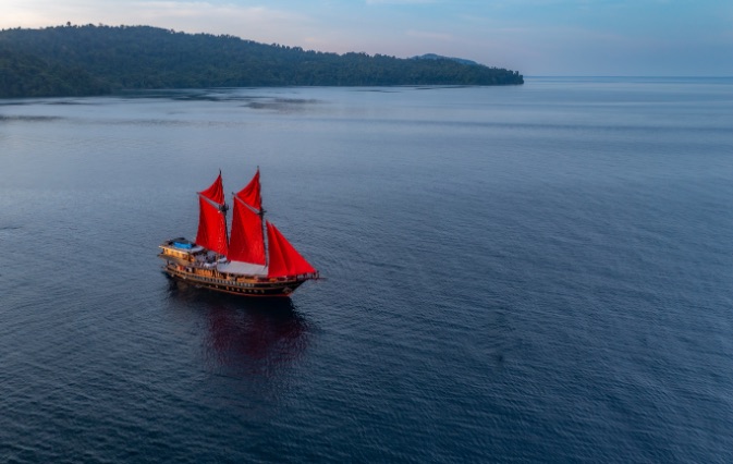 Calico Jack - Yacht Charter Indonesia - Luxury Boat Rental Classic Phinisi Aerial view